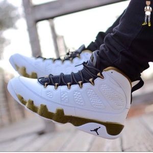air jordan 9 retro statue